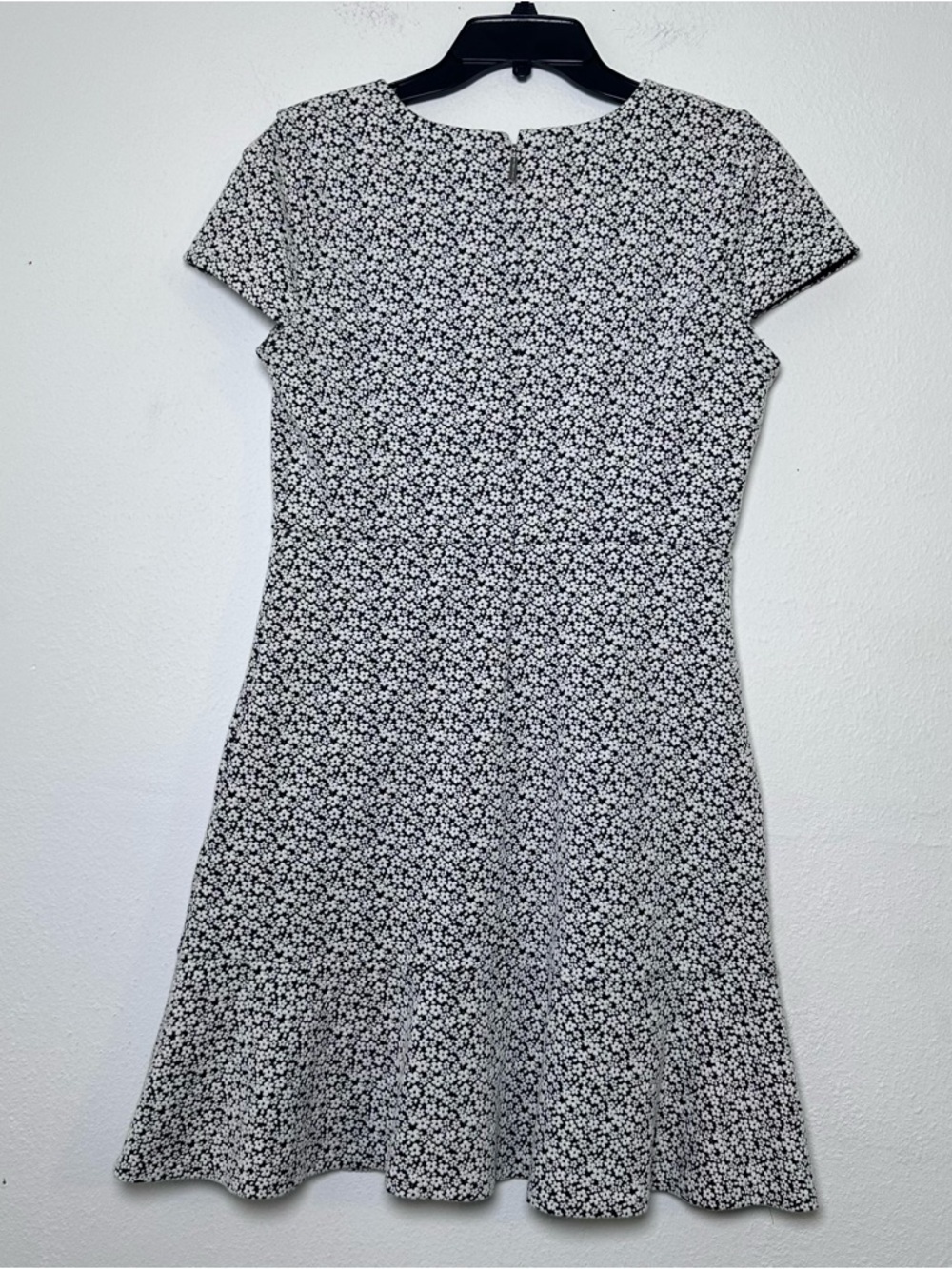 Michael Kors White and Black Floral Jacquard Print Cap-Sleeve Fit & Flare Mini M - Picture 3 of 14